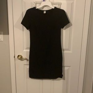 Black T-Shirt Dress- Great transition piece! 🍁